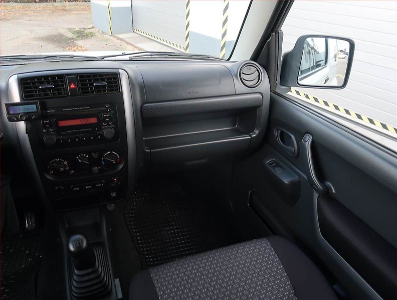 Suzuki Jimny (2012) 1.3 16V, 4X4 - fotka 8 z 17