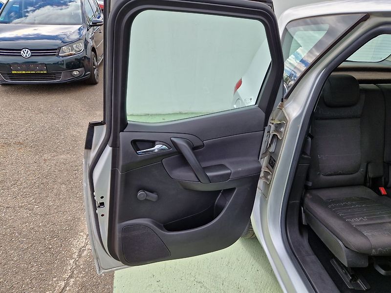 Opel Meriva 1.4 T - fotka 27 z 30