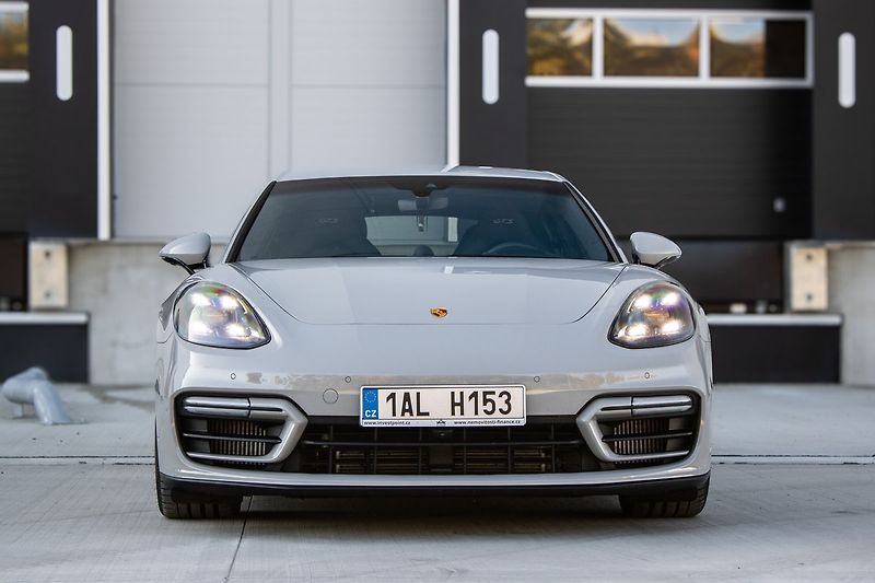 Porsche Panamera - fotka 2 z 27