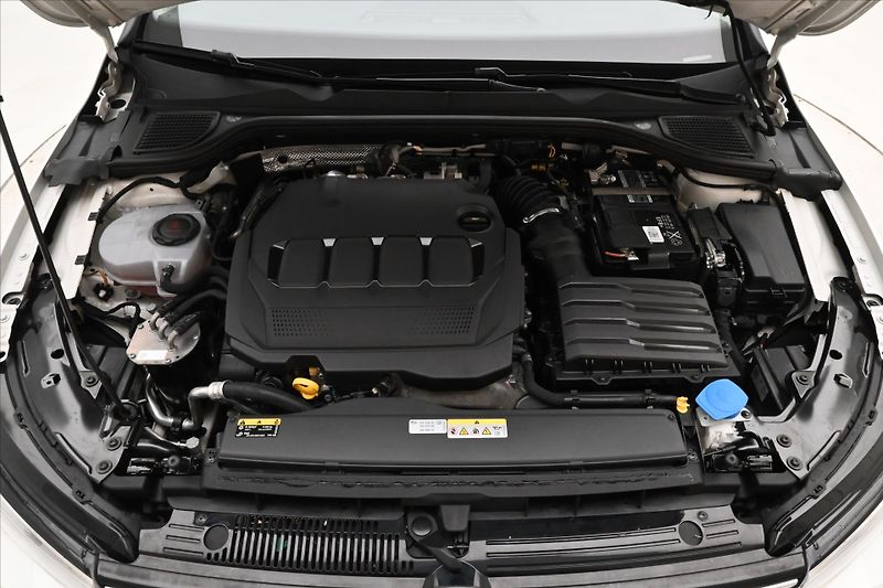 Volkswagen Golf 2,0 TDI 85kW Life Záruka až 5 - fotka 9 z 30