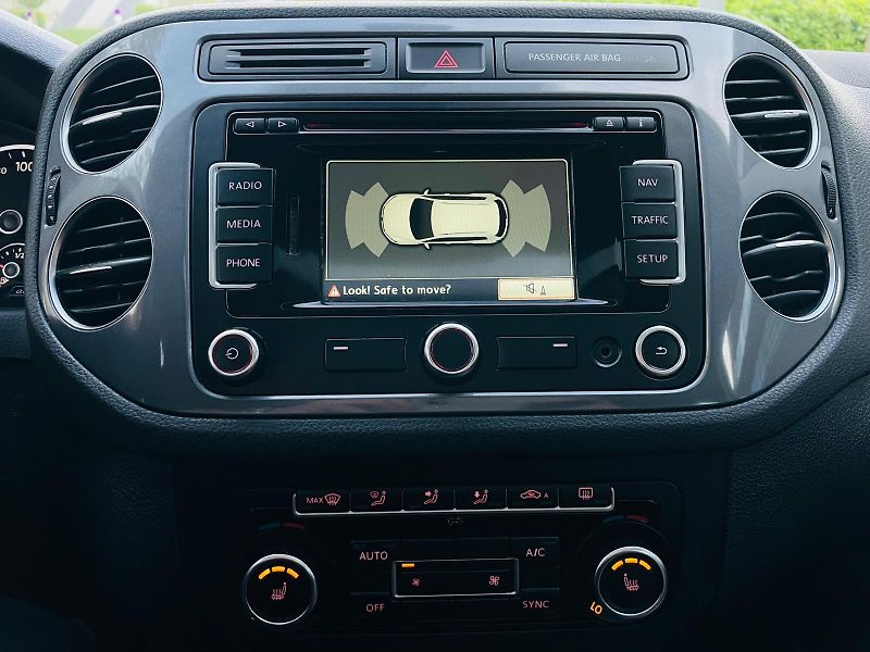 Volkswagen Tiguan 2.0TDI MANUÁL SENZORY 1MAJITEL - fotka 34 z 49