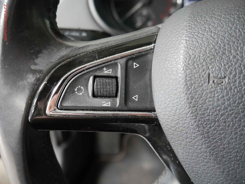Škoda Octavia (2013) 2.0TDi, ČR, AAC, p.čidla - fotka 14 z 20