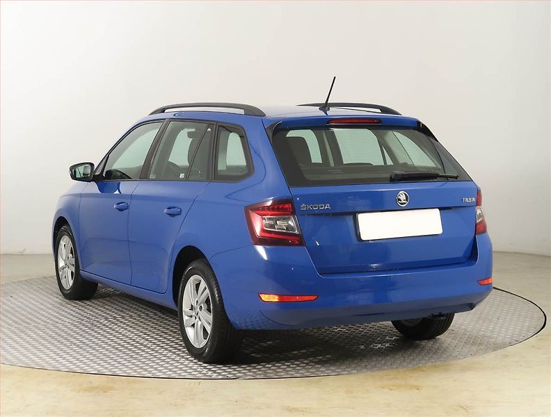 Škoda Fabia (2019) Style 1.0 TSI, ČR,1.maj - fotka 4 z 20