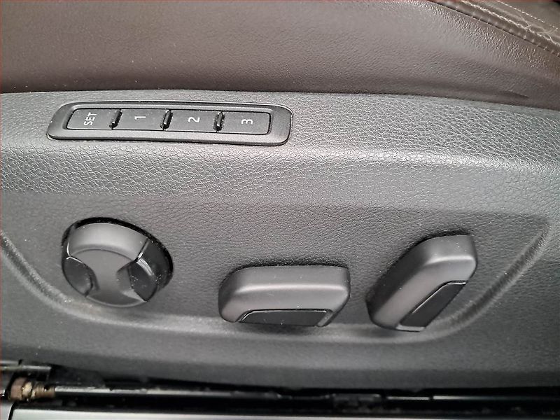 Škoda Superb (2015) Laurin&Klement 2.0 TDI 4x4 - fotka 20 z 22