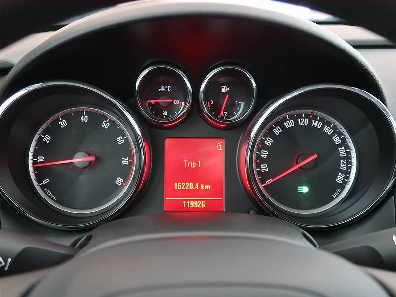 Opel Astra (2010) 1.6 16V, po STK, jezdí dobře - fotka 11 z 18