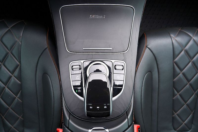 Mercedes-Benz CLS 400d AMG/4Matic/340 PS/Edice 1 - fotka 35 z 50