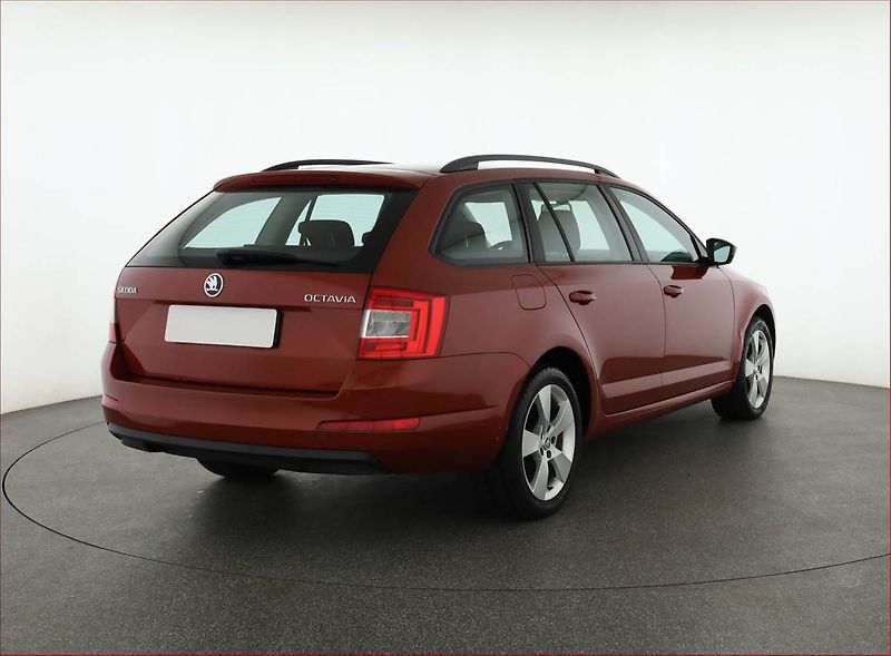Škoda Octavia (2015) 2.0 TDI, Tempomat - fotka 5 z 19