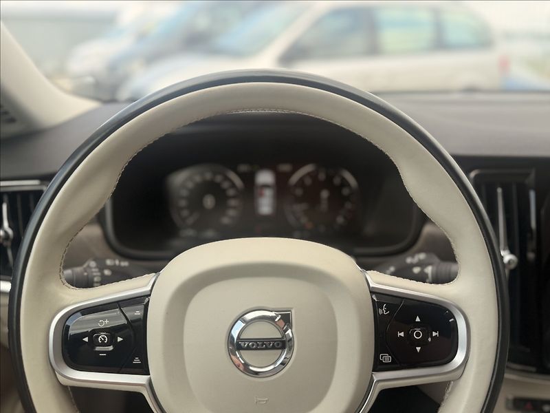 Volvo V90 2,0 CROSS COUNTRY DPH NOVÉ ČR - fotka 11 z 31