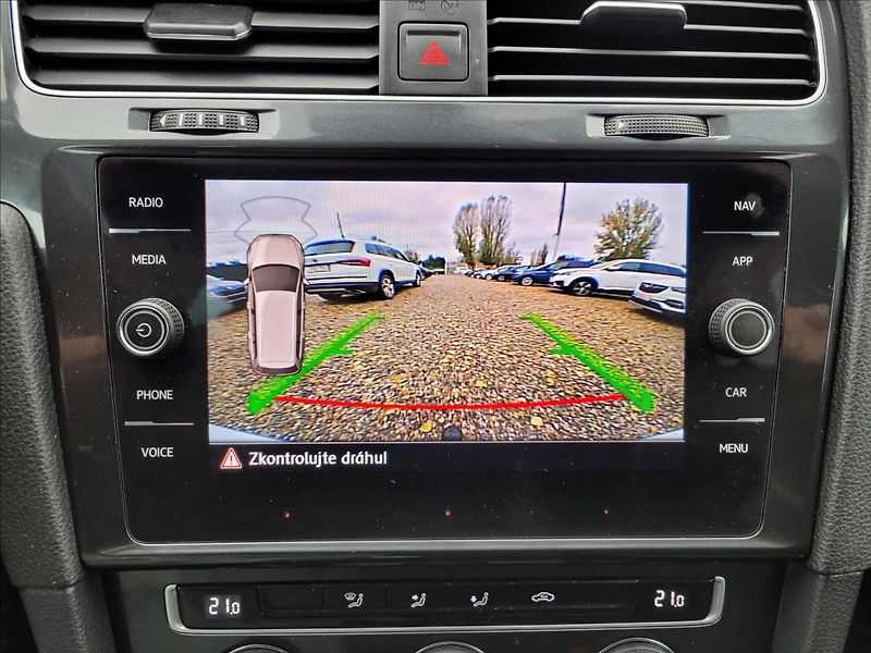 Volkswagen Golf 1,0 TSI,navi,digiklima,acc,alu - fotka 25 z 49