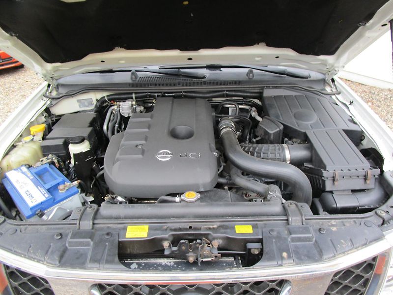 Nissan Pathfinder 2,5DCI-128KW-NOVÝ OLEJ - fotka 14 z 15
