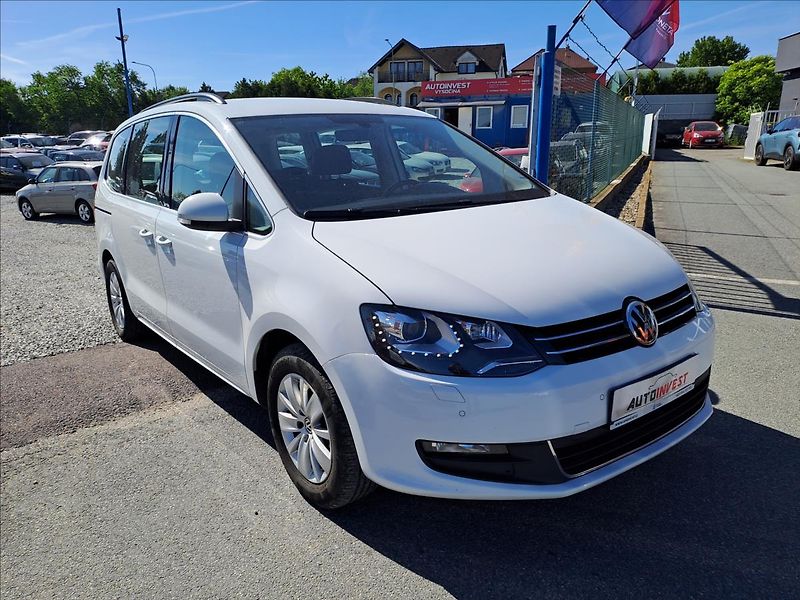 Volkswagen Sharan 2,0 TDI DSG NAVIGACE - fotka 2 z 18