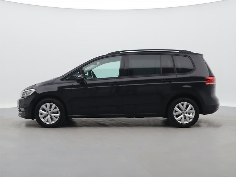 Volkswagen Touran 1,5 TSI EVO 110kW HighLline - fotka 4 z 34