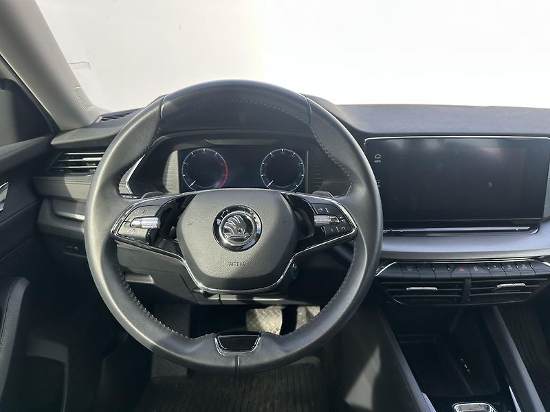 Škoda Octavia (2021) 1.5TSI, ser.knížka, ČR - fotka 21 z 26