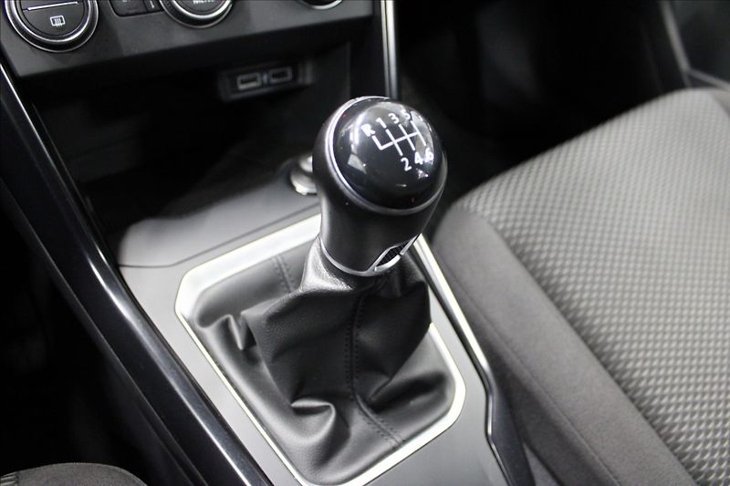 Volkswagen T-Roc 1,6 TDI 1. Majitel CZ TOP - fotka 24 z 35