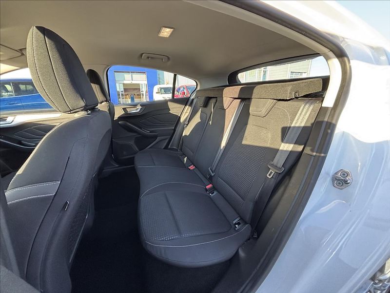 Ford Focus 1,5 Ecoblue 88 kW Titanium DPH - fotka 14 z 31