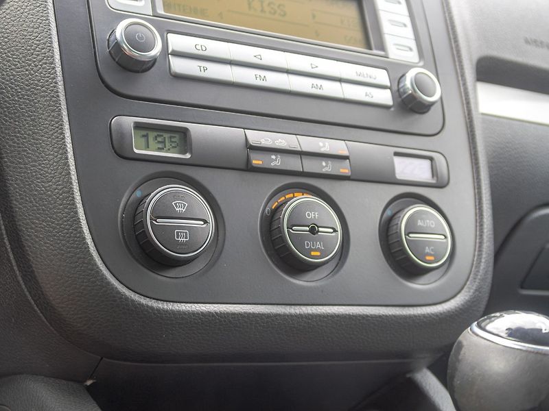 Volkswagen Golf (2008) 1.4TSI 90KW PANO – PO ROZVODEC - fotka 20 z 40