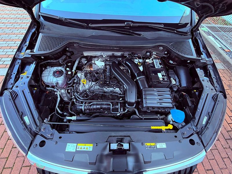 Škoda Karoq 1.5 TSi DSG Style, ČR, 1.Maj - fotka 33 z 34