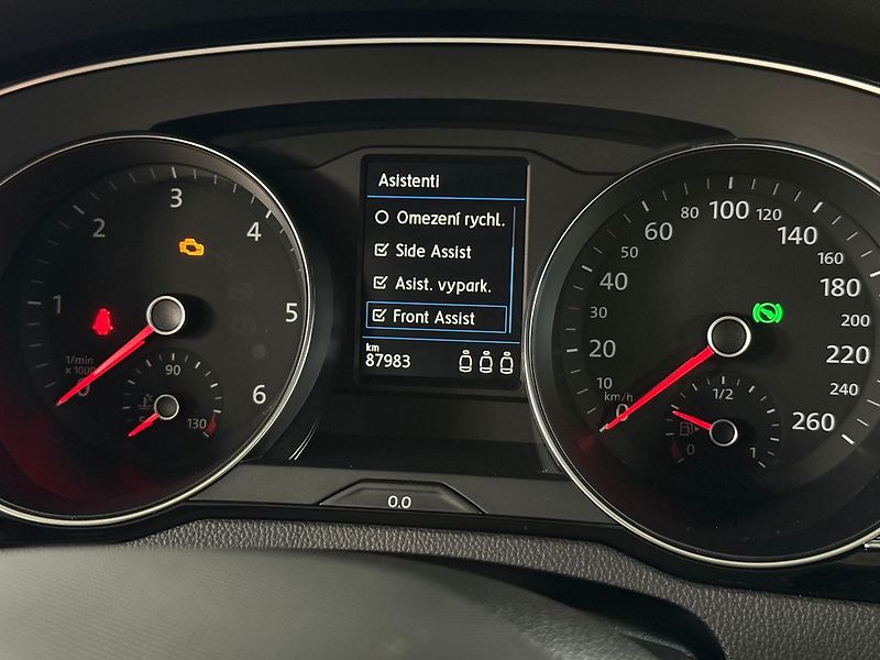 Volkswagen Passat 2.0TDI 110kW DSG IQ ACC Kamera - fotka 21 z 24