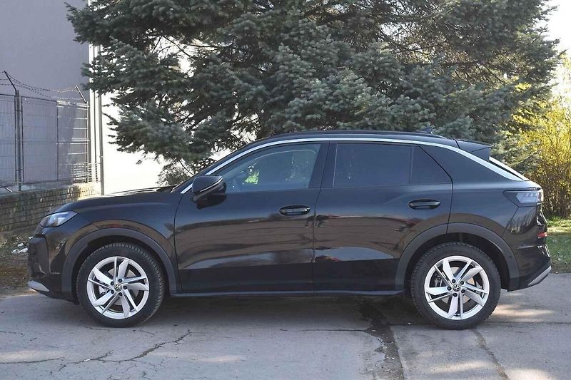Volkswagen T-Roc je výborně jezdící menší rodinné SUV.