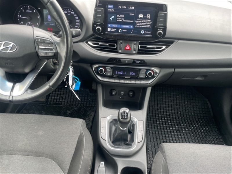 Hyundai i30 1,6 CRDi 115 Smart - fotka 10 z 11