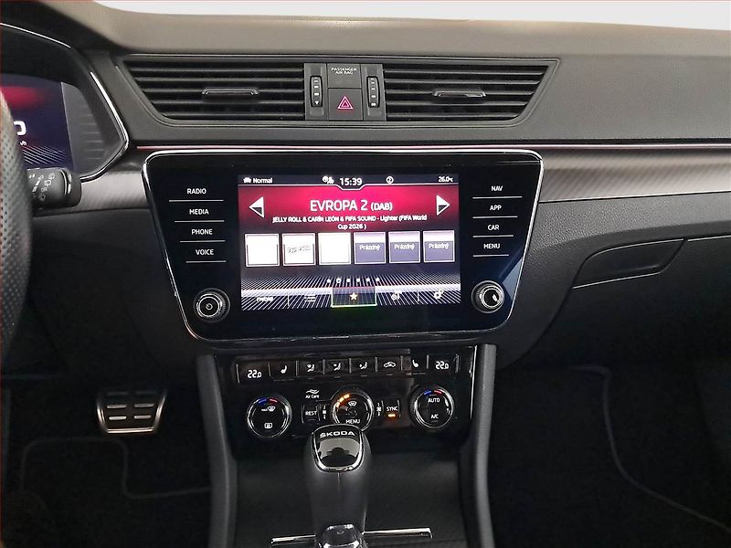 Škoda Superb (2023) Sportline 2.0 TSI - fotka 12 z 25