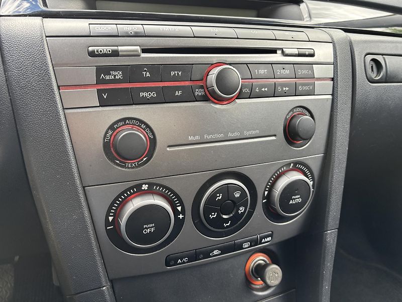 Mazda 3 1.6 Active - fotka 27 z 28