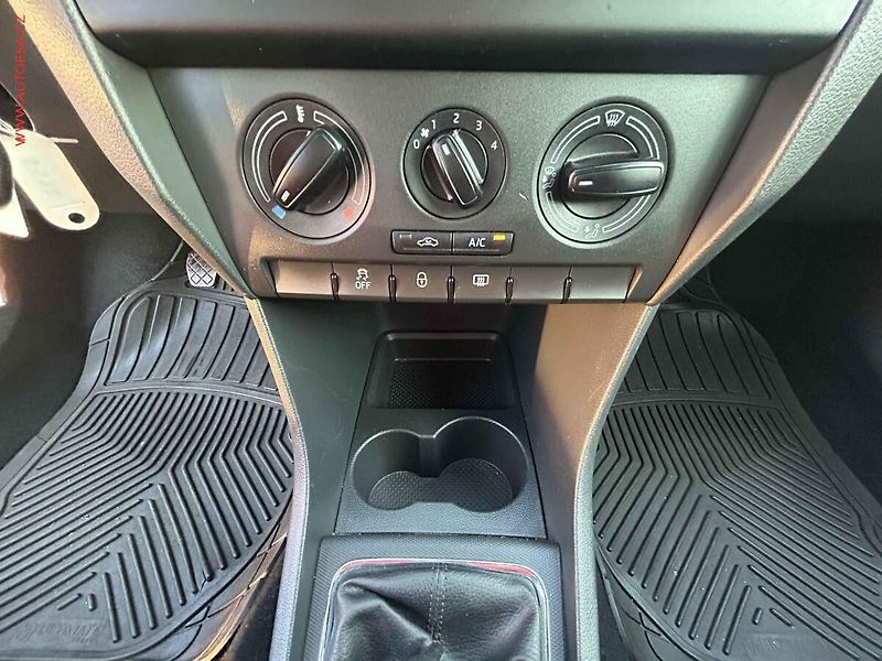 Škoda Rapid (2014) 1.2 TSi, ČR, AC, STK6/28 - fotka 14 z 17
