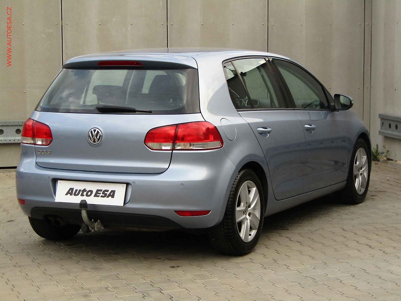 Volkswagen Golf (2009) 2.0 TDi, AC, výhřev sed - fotka 4 z 17