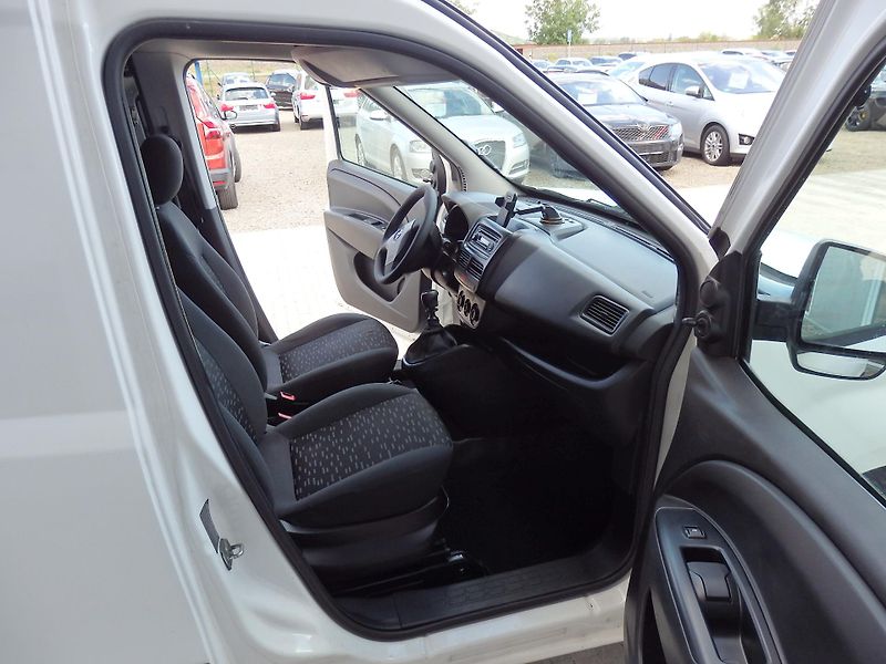 Opel Combo 1.4i 70 kW KLIMATIZACE - fotka 9 z 12