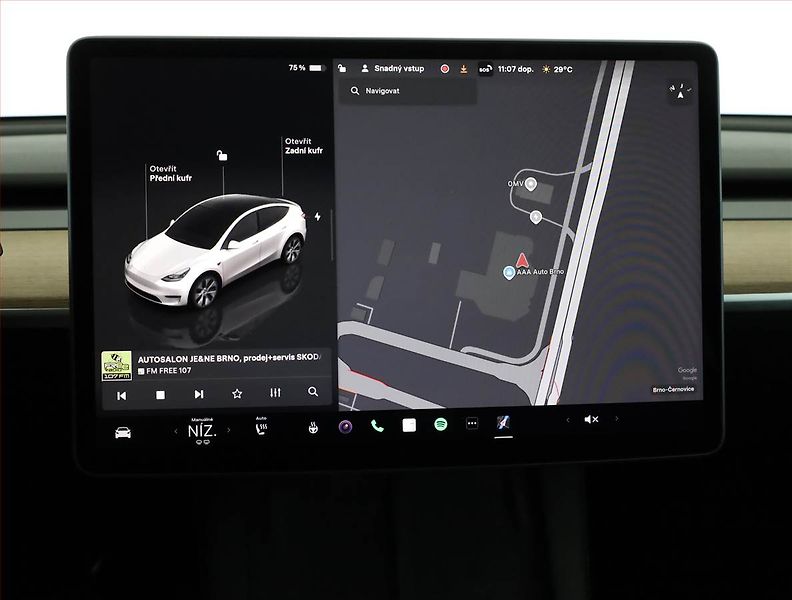 Tesla Model Y (2022) Long Range AWD 79kWh, SoH 91% - fotka 12 z 19