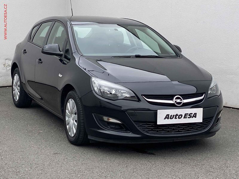Opel Astra (2015) 1.6i, Selection, +kola - fotka 1 z 17