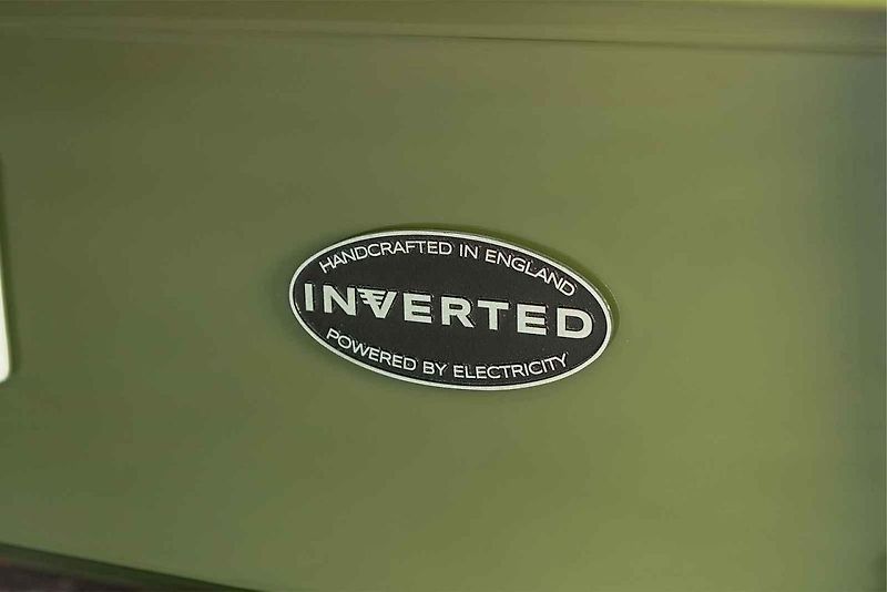 Range Rover s pohonem Tesla od Inverted