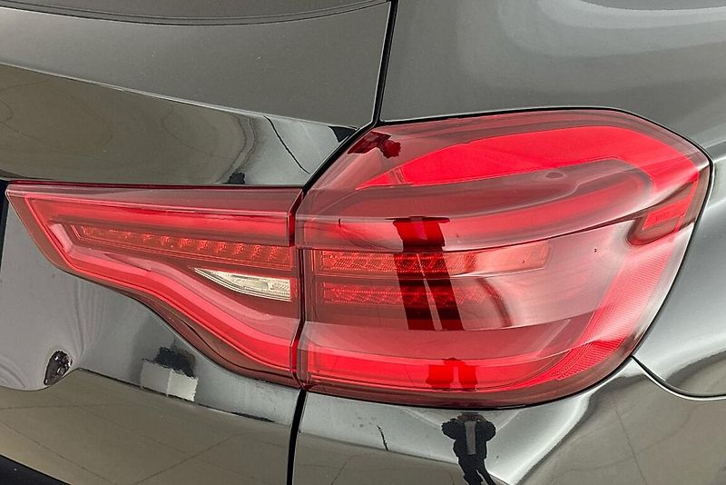 BMW X3 xDrive30d - fotka 5 z 24
