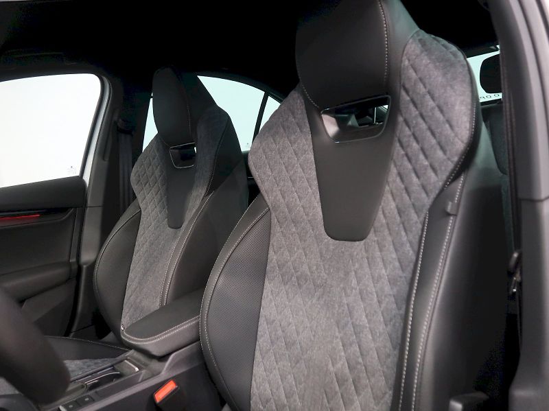 Škoda Octavia (2025) SPORTLINE 2.0TSI 150KW 4x4 DSG - fotka 14 z 44