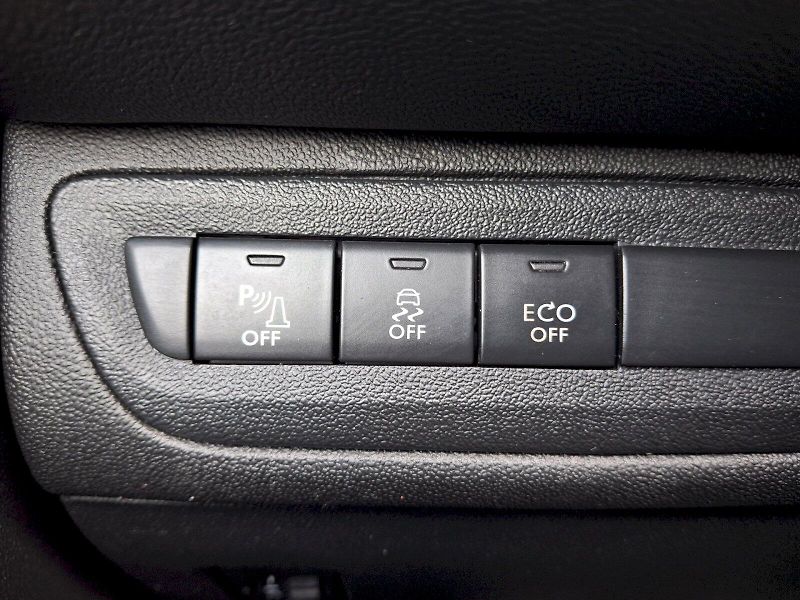 Peugeot 208 (2016) ALLURE Automat 1,2i 60kW - fotka 29 z 35