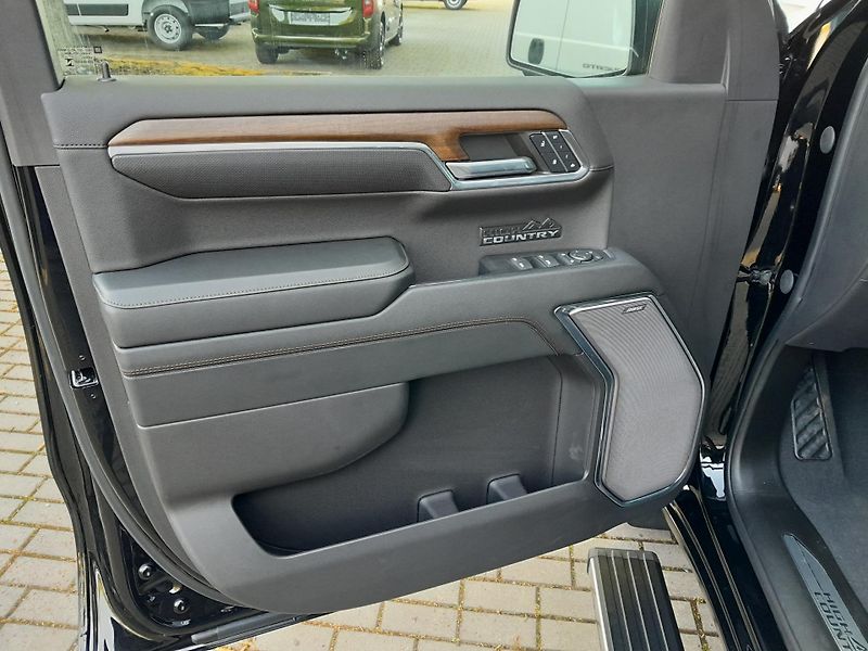 Chevrolet Silverado (2025) 6,2 V8 LPG  High Country  - fotka 29 z 52