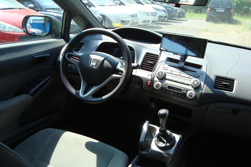 Honda Civic (2010) 1.8 i-vtec,ČR,1.Maj.Pra.servis - fotka 42 z 66
