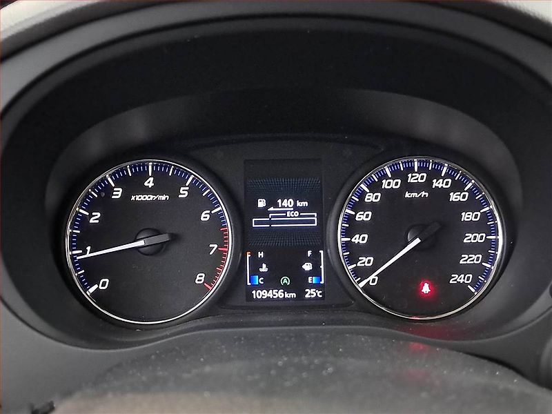 Mitsubishi Outlander (2017) 2.0, Tempomat, Park. senzory - fotka 11 z 17