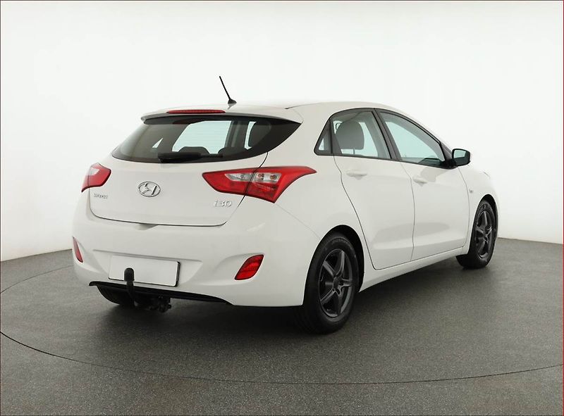 Hyundai i30 (2014) Trikolor 1.4 CVVT, Serv.kniha - fotka 5 z 15