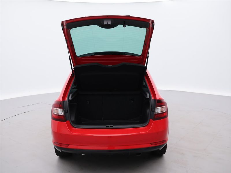 Škoda Rapid 1.2 TSI Monte Carlo Xenon 1Maj - fotka 9 z 28