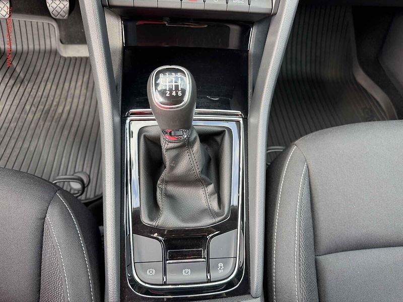 Škoda Karoq (2025) 1.5 TSI, 1.maj,ČR, Selection - fotka 15 z 17