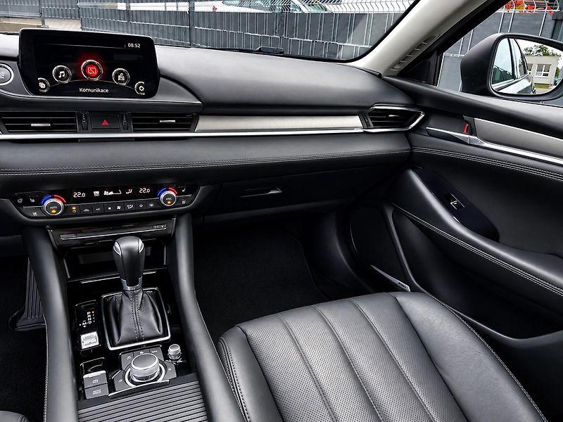 Mazda 6 (2021) 2.0i 121kW SKYACTIV-G OPTIMUM - fotka 33 z 36
