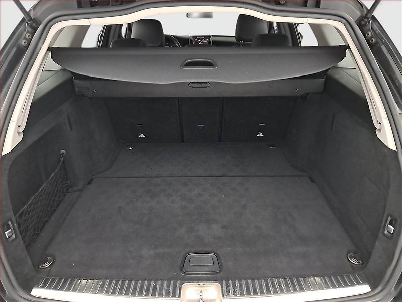 Mercedes-Benz Třídy C (2016) C 250 CDI, Automat, Navi - fotka 14 z 20