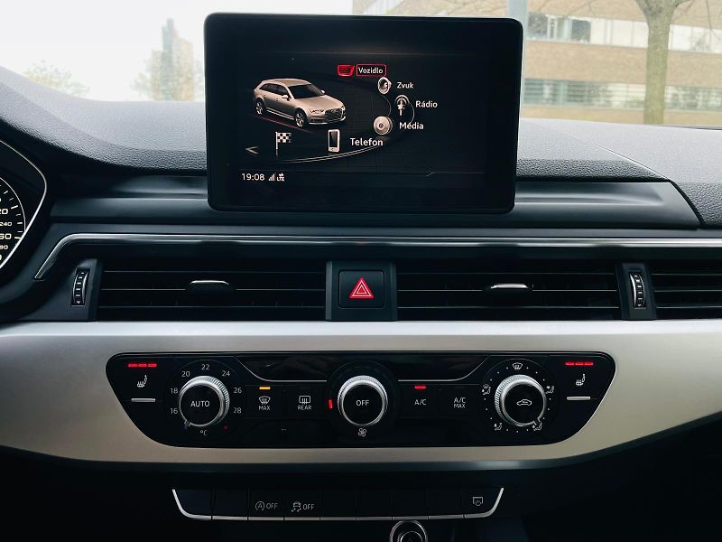 Audi A4 Avant 2.0TD AUT VÝHŘEV SENZORY - fotka 33 z 48