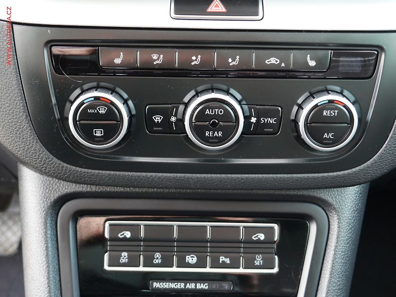 Volkswagen Sharan (2014) 2.0 TDI, panorama, autoAC - fotka 15 z 21