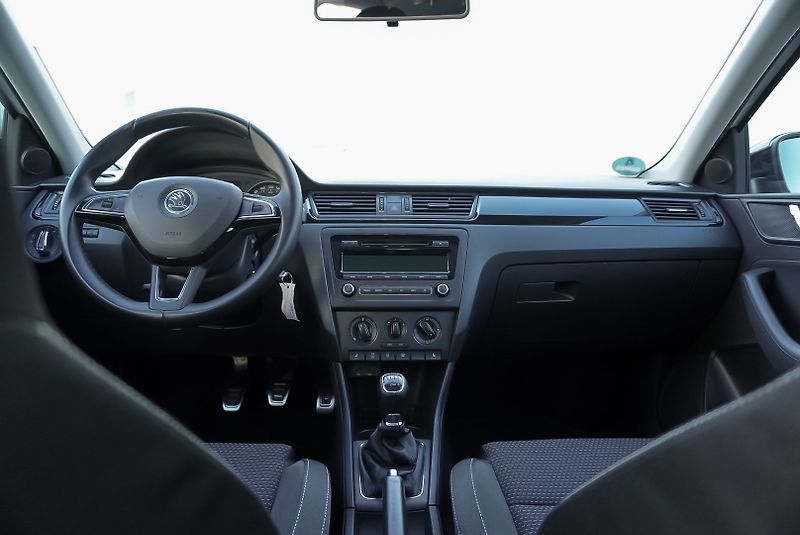 Škoda Rapid 1.2 TSi 77kW STYLE PLUS - fotka 19 z 29