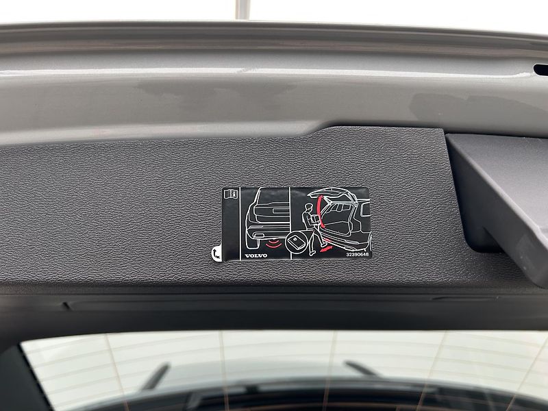 Volvo V60 2.0 B4 Core - fotka 28 z 29