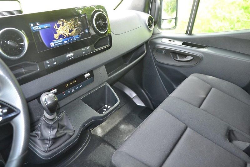 Mercedes-Benz Sprinter 317 XL výbava 22.000 km  - fotka 15 z 33