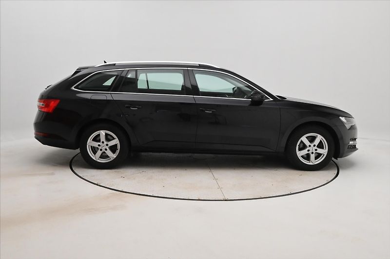 Škoda Superb 2,0 TDI 110kW DSG Style Záruka - fotka 4 z 24