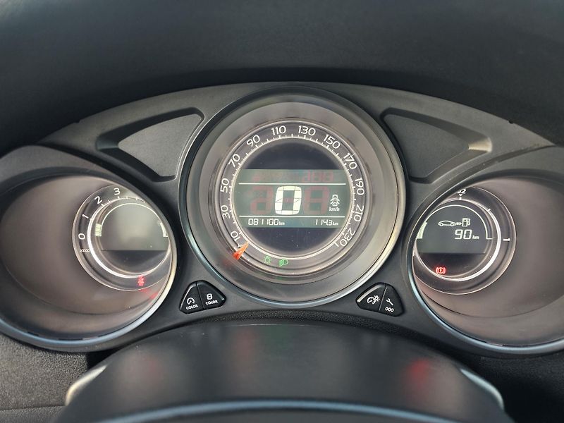 Citroën C4 (2016) 1.2 81kW SHINE,81 000 KM !!! - fotka 20 z 47